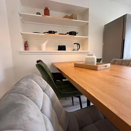 Amao-Amber I 120Qm I Exklusives Gruppen-Apartment I 3 King-Size Betten, 2 Baeder & Gratis Parkplatz Rheinhausen Exterior photo