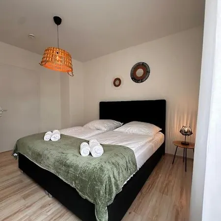 Amao-Amber I 120Qm I Exklusives Gruppen-Apartment I 3 King-Size Betten, 2 Baeder & Gratis Parkplatz Rheinhausen Exterior photo