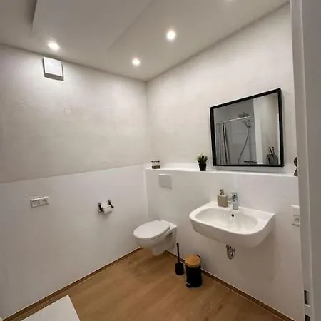 Amao-Amber I 120Qm I Exklusives Gruppen-Apartment I 3 King-Size Betten, 2 Baeder & Gratis Parkplatz Rheinhausen Exterior photo