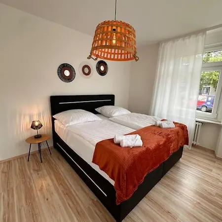 Amao-Amber I 120Qm I Exklusives Gruppen-Apartment I 3 King-Size Betten, 2 Baeder & Gratis Parkplatz Rheinhausen Exterior photo