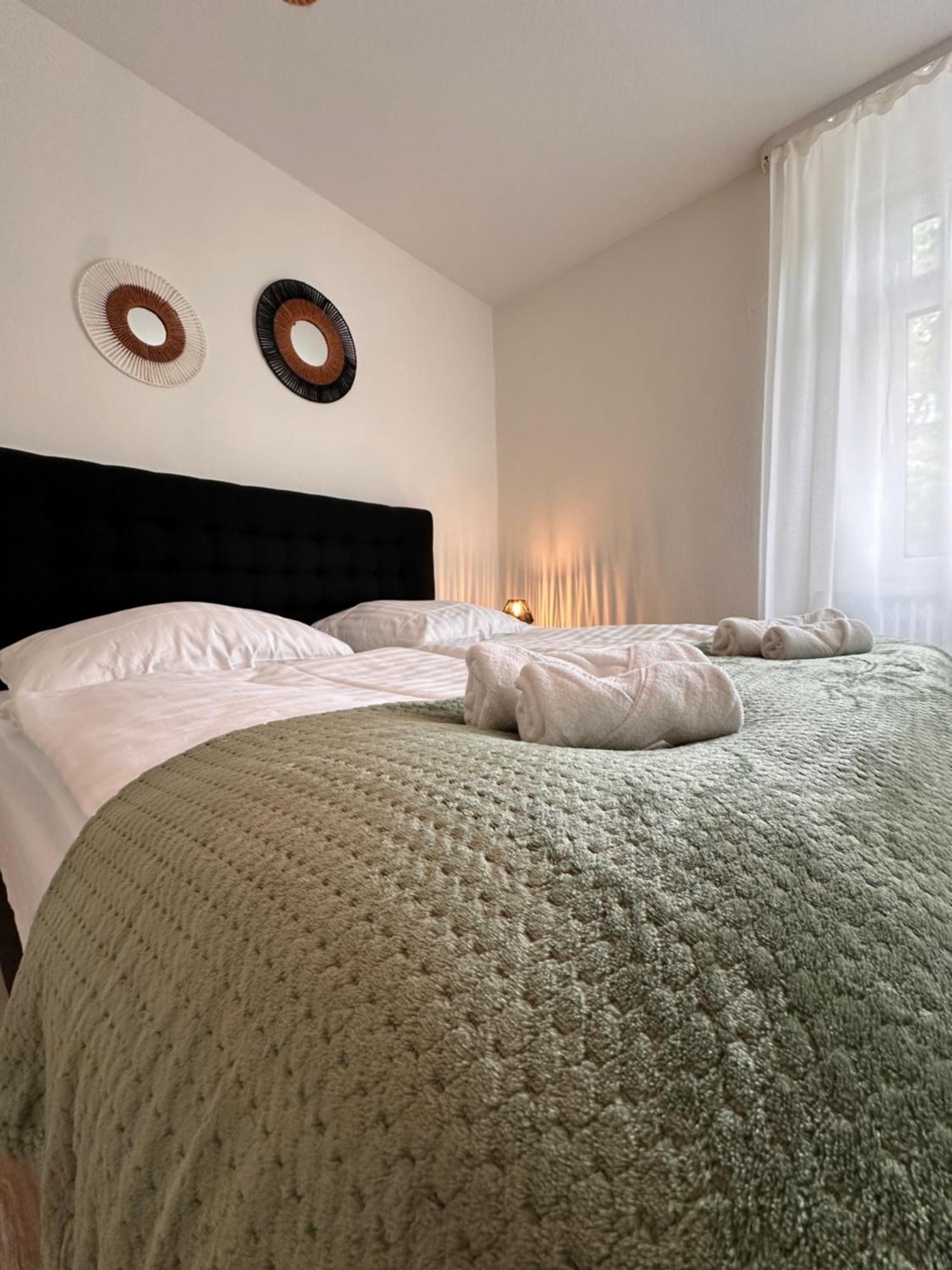 Amao-amber I 120qm I Exklusives Gruppen-apartment I 3 King-size Betten, 2 Baeder & Gratis Parkplatz Apartment *