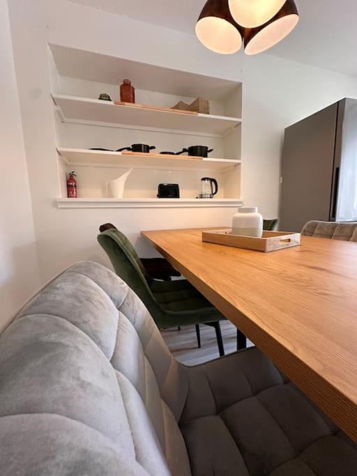 Amao-amber I 120qm I Exklusives Gruppen-apartment I 3 King-size Betten, 2 Baeder & Gratis Parkplatz Apartment