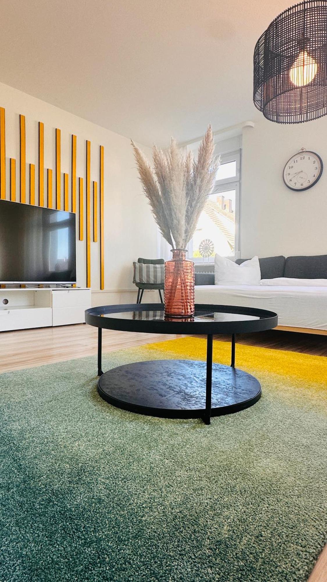 Amao-amber I 120qm I Exklusives Gruppen-apartment I 3 King-size Betten, 2 Baeder & Gratis Parkplatz Apartment Rheinhausen